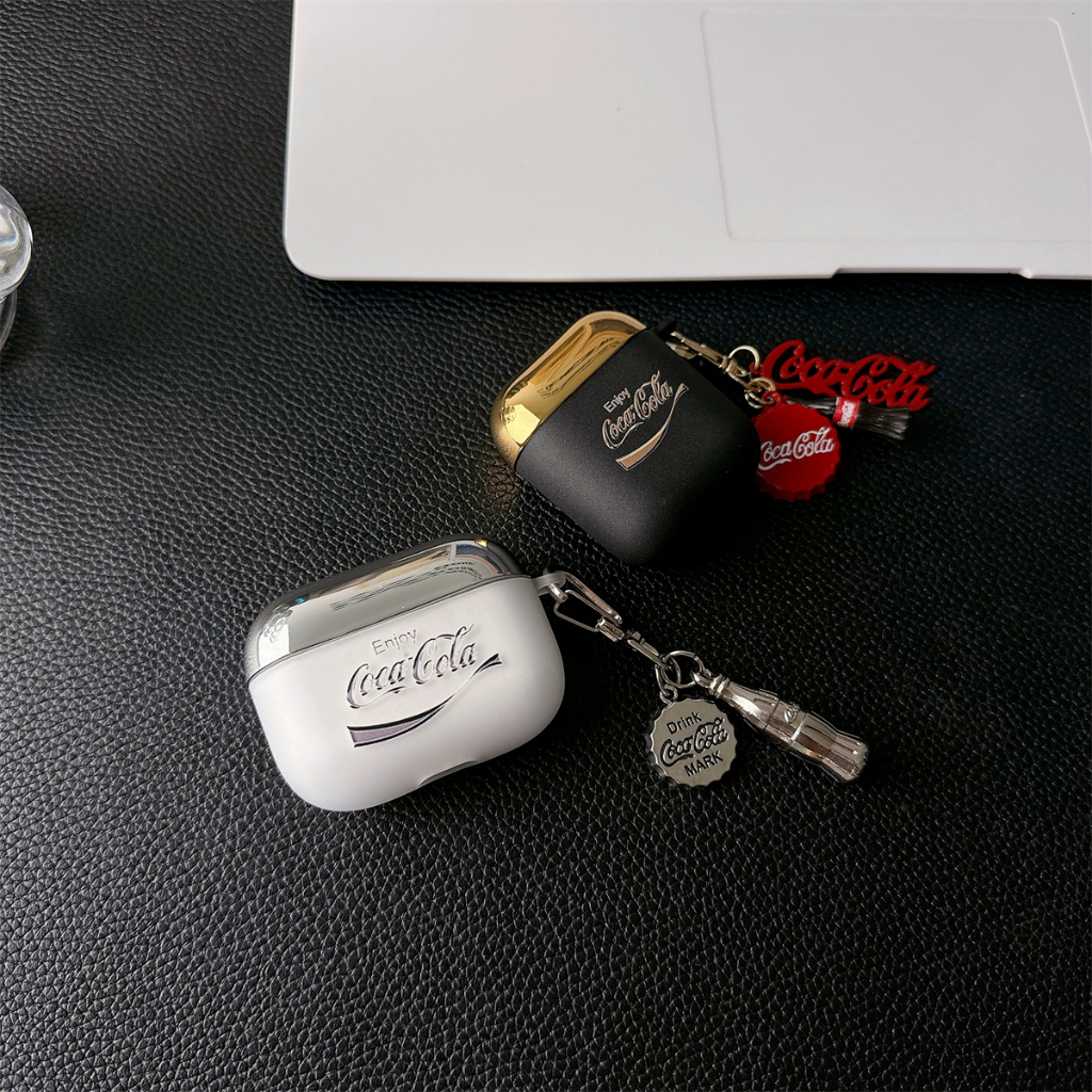 輕奢黑拼金可口可樂 配掛件 AirPods 4代 耳機套 1/2/3代 Pro1/2 蘋果保護殼 耳機殼 藍牙耳機保護套