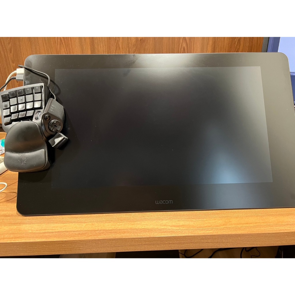 Wacom Cintiq Pro 24HD touch+支架 (二手)