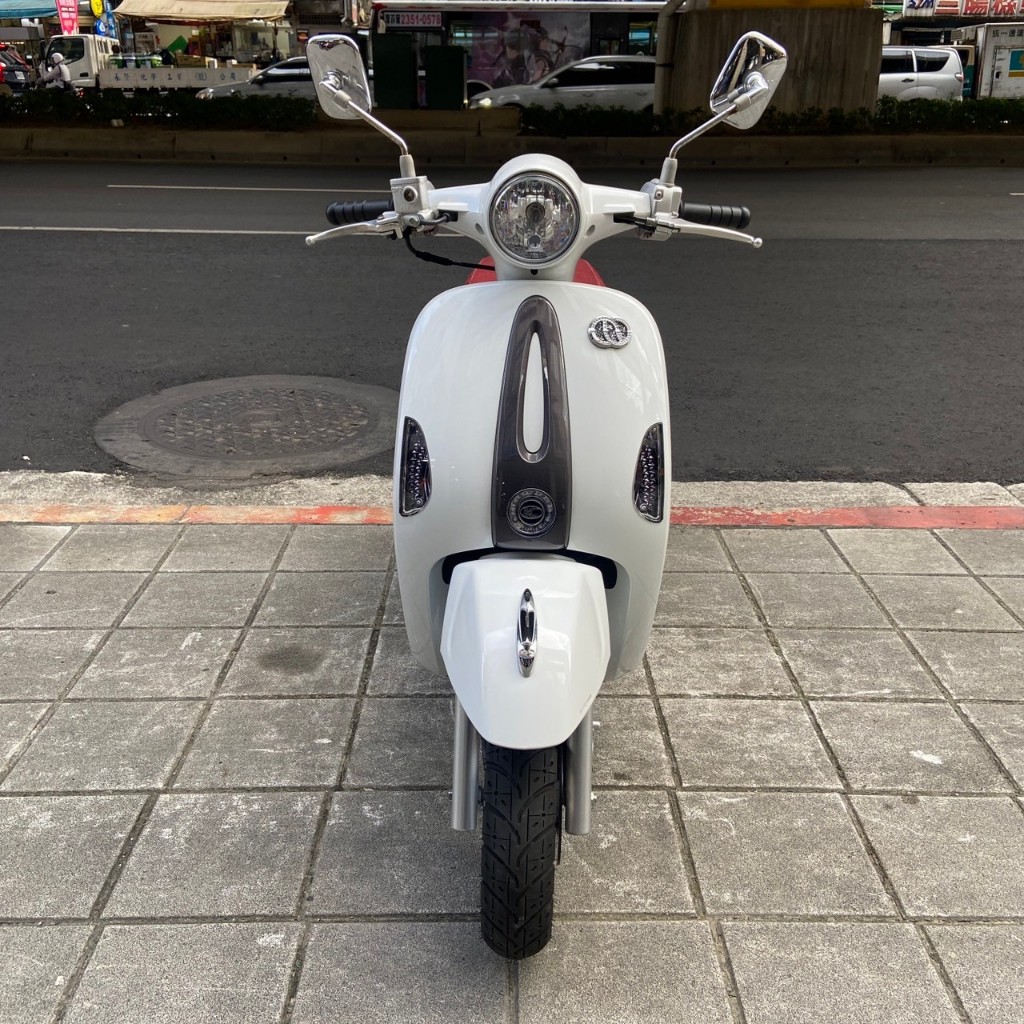 (貳輪嶼二手機車-新北中和店) 2023年 MANY 110 七期水鑽 #1931