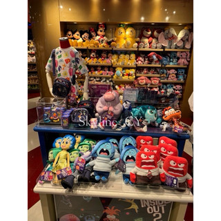 🔥現貨 香港迪士尼代購 腦筋急轉彎2 inside out 2 系列商品 T恤 肩揹包 公仔 吊飾 水杯 髮圈 徽章