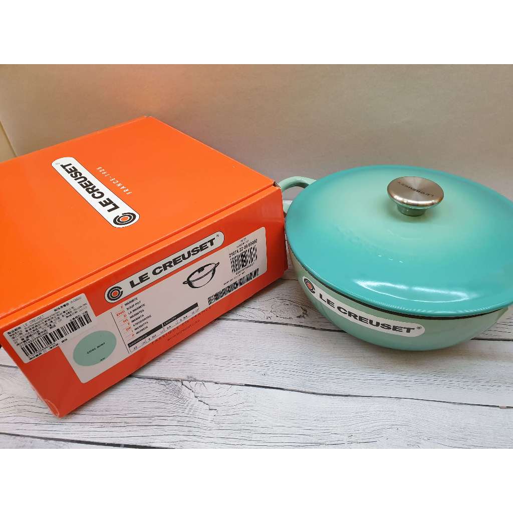 @(第75箱) 全新 Le Creuset  LC 22cm 2.6L 薄荷綠 琺瑯鑄鐵圓鍋 湯鍋 雙耳媽咪鍋 燉鍋炒鍋