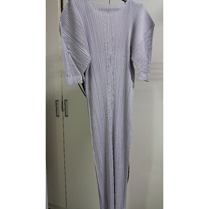 7月新款石灰白造型袖洋裝pp ISSEY MIYAKE 三宅一生pleats please me 尺寸3號