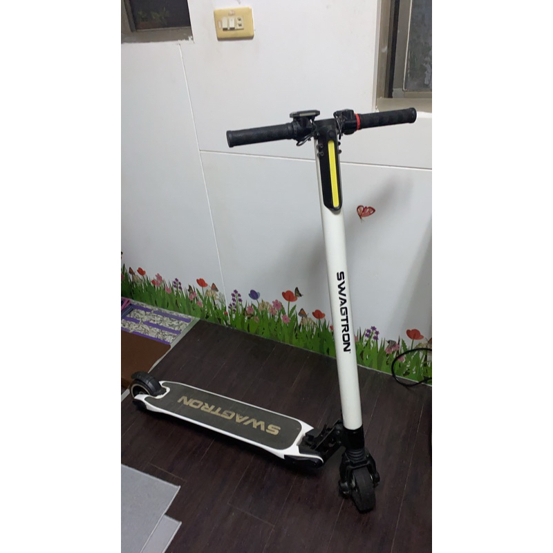 SWAGTRON電動摺疊滑板車