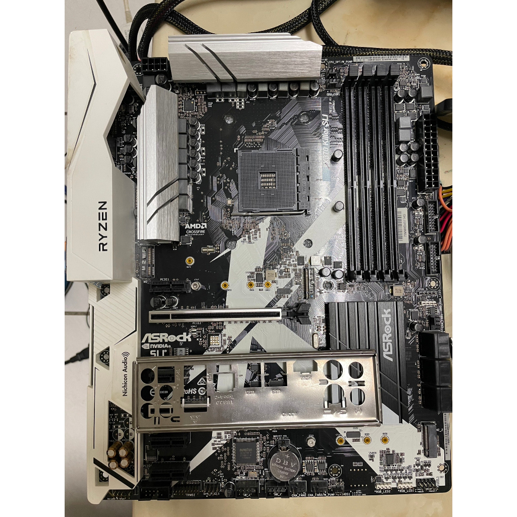 Asrock X370 Killer SLI 附檔板