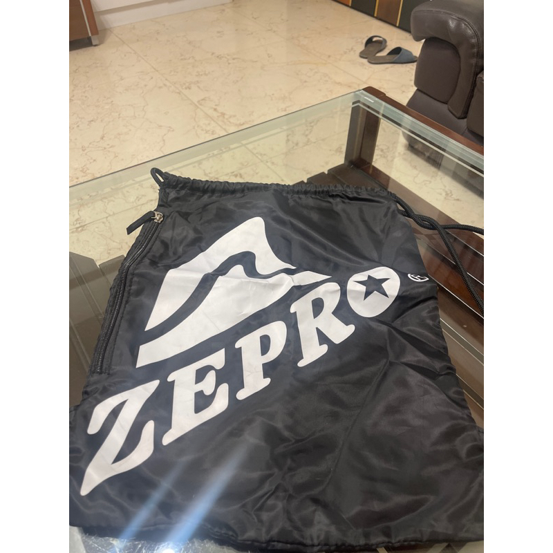 zepro的後背袋（有兩個小格袋）