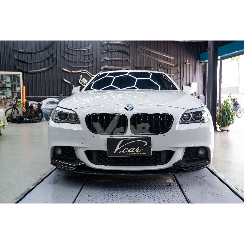 【V.Car】BMW F10 F11 MP款 熱壓 碳纖前下巴 M-Tech保桿用