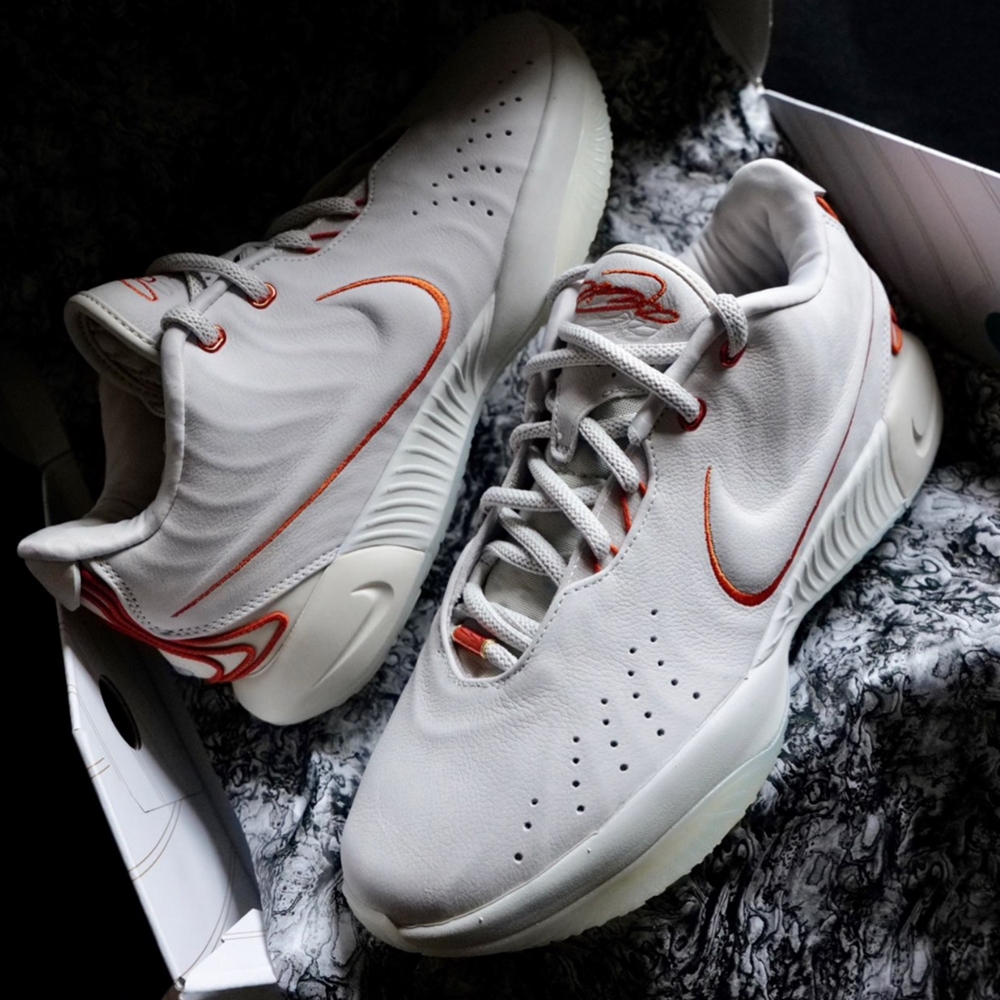 【Fashion SPLY】Nike LeBron XXI EP 米色實戰籃球鞋 FV2346-001 22956290