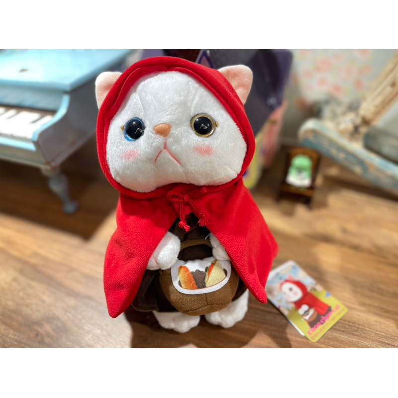 *黑頭小羊雜貨小舖*日本zakka~繪本正版Choo Choo cat 紅色披風的貓咪玩偶/小紅帽貓咪玩偶/(大）