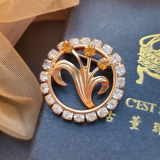 萊茵光環流線花朵別針 焦糖色 黃拓帕 新藝術花草【C’est Si Bon古董珠寶盒】Vintage老飾典雅 淑女 水鑽
