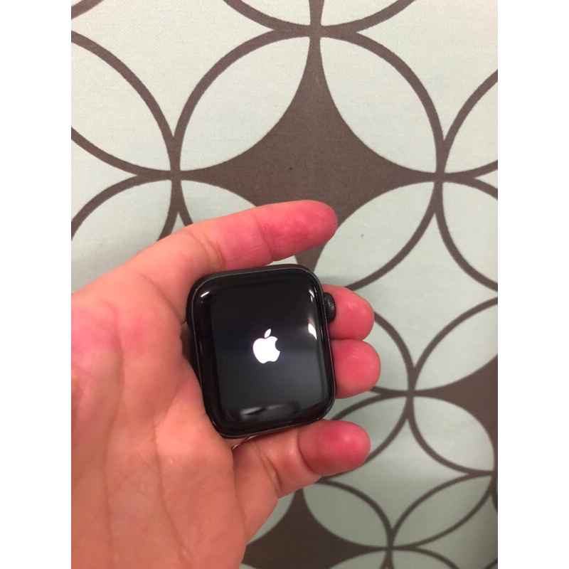 Apple Watch SE 1 40mm 44mm GPS AL 灰色 玫瑰金