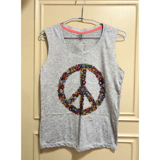 灰色 peace 花圈造型背心