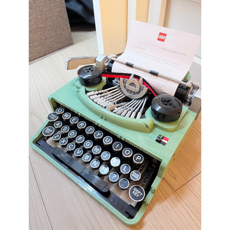 LEGO樂高打字機盒裝在LEGO 21327 打字機 完成品 Typewriter Ideas