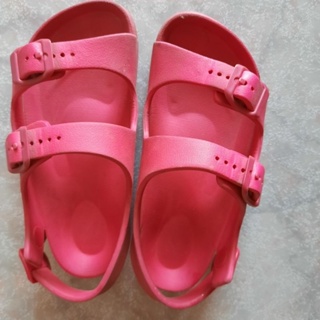 台灣製造女童二手涼鞋特價