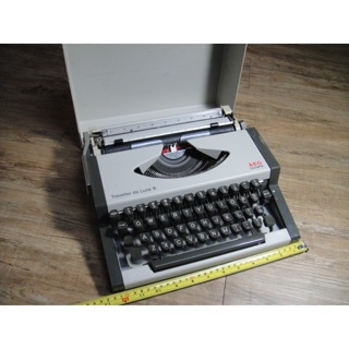 請看商品描述 AEG OLYMPIA 打字機 typewriter Traveller de Luxe S,2310