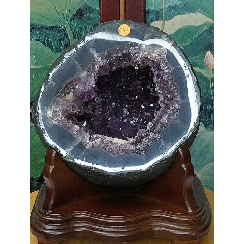 月理水晶~ 頂級天然5.98公斤 ((巴西圓 黃磷鐵礦 ，方解石，鈦金共生 紫水晶洞))   藏風 納氣