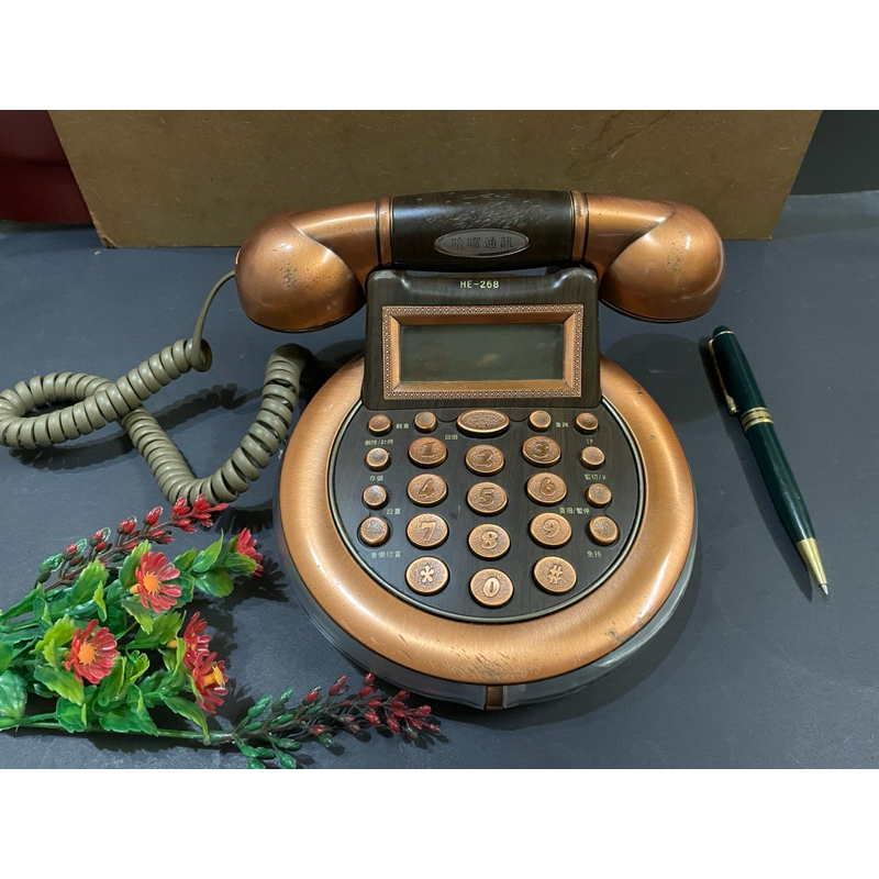 復古電話、外觀完整（故障品，請看說明）  #電話#擺設#收藏#古董#銅