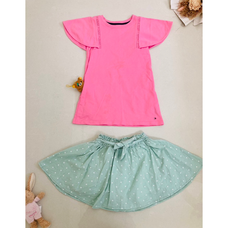 二手 女童裝 買一送一TOMMY 粉紅色 長版 短袖 上衣 T恤 連身衣 清新綠 俏皮 點點 彈性腰 短裙 褲裙