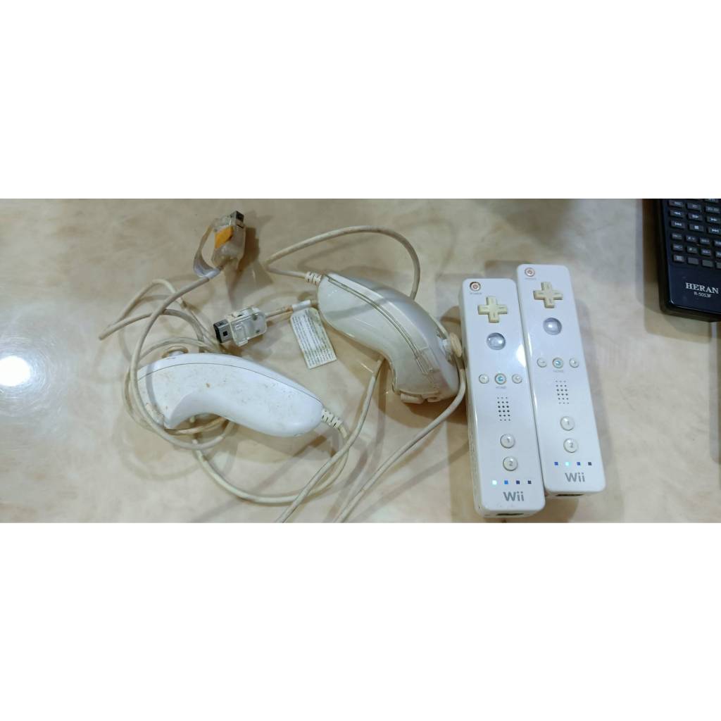 Wii遊戲機(已改機)附大量遊戲片雙手把及AV轉HDMI轉接器