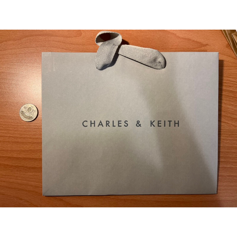 小ck紙袋 CHARLES &amp; KEITH
