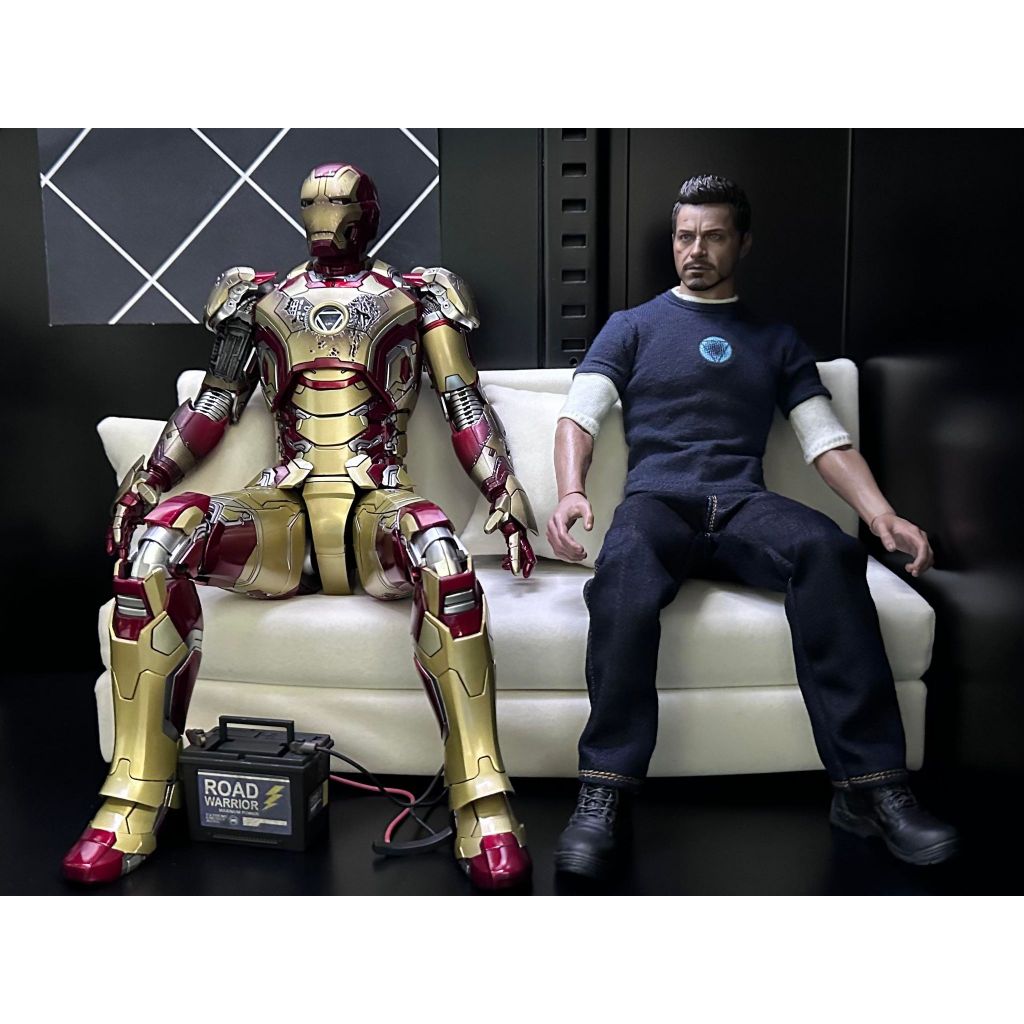 Hot Toys MMS197 鋼鐵人 MK42+自組 脫困東尼+雙人沙發(MMS209 MMS191 MMS232