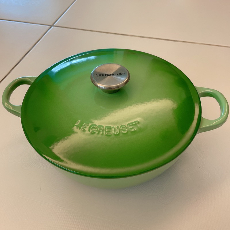 （二手很新）法國Le Creuset 22cm迷迭綠媽咪鍋組（稀有色）￼