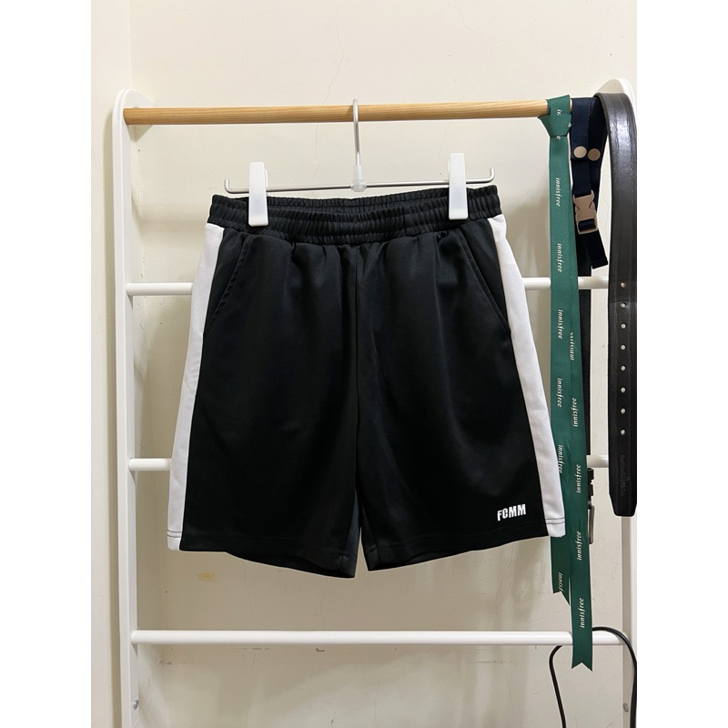 二手商品 低價販售 女 韓國品牌 FCMM 運動 彈性 排汗 透氣 涼爽 短褲
