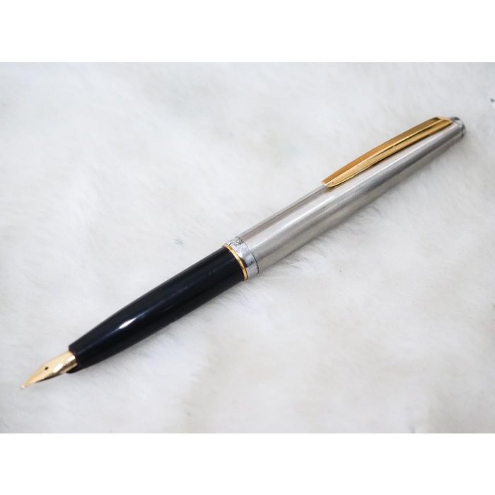 B888 少見且高質感的 寫樂 日本製 鋼蓋黑桿 14k 細字尖鋼筆(鷹嘴尖)(7.5成新無凹)