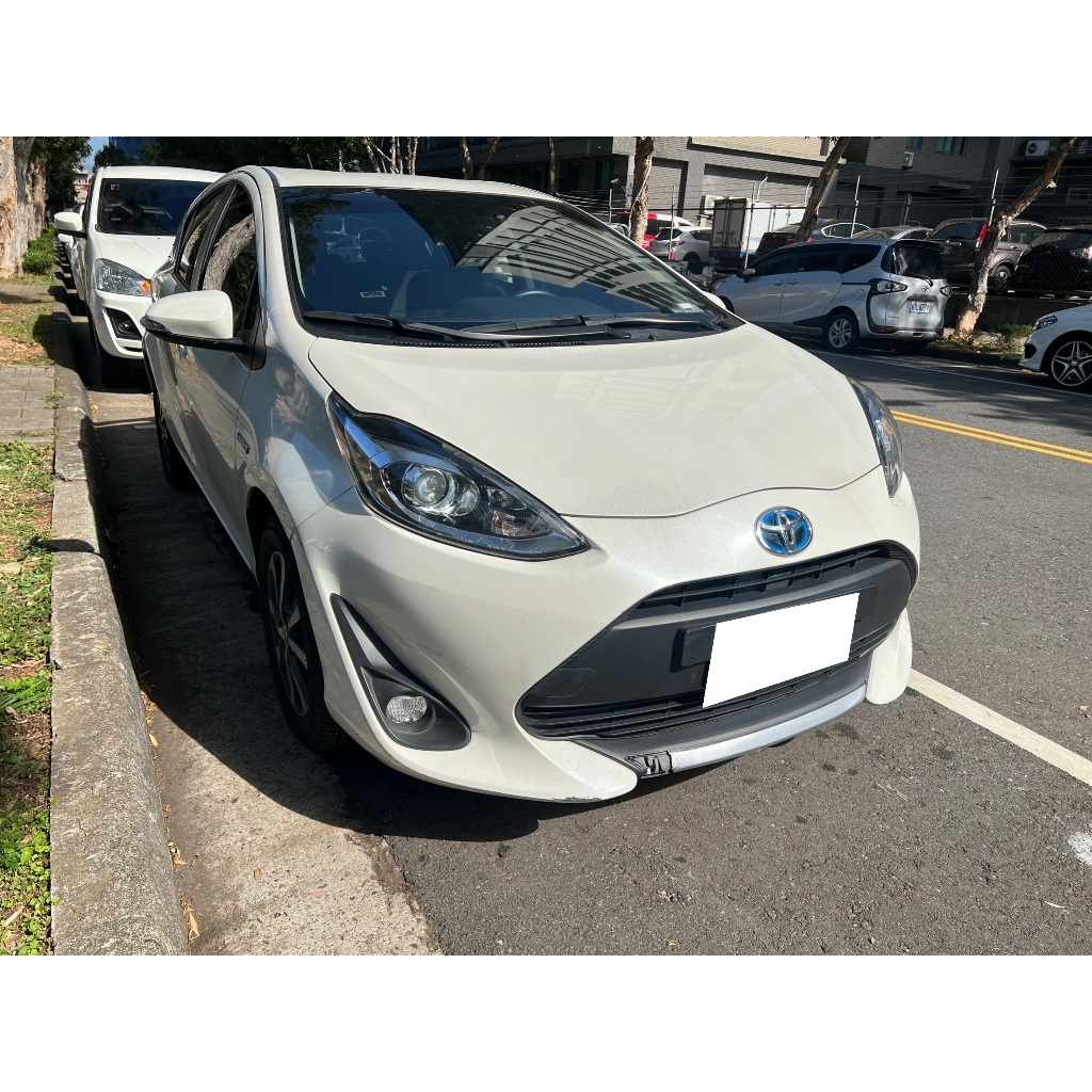 ★小庭嚴選★2019年 TOYOTA PRIUS C 油電 小車