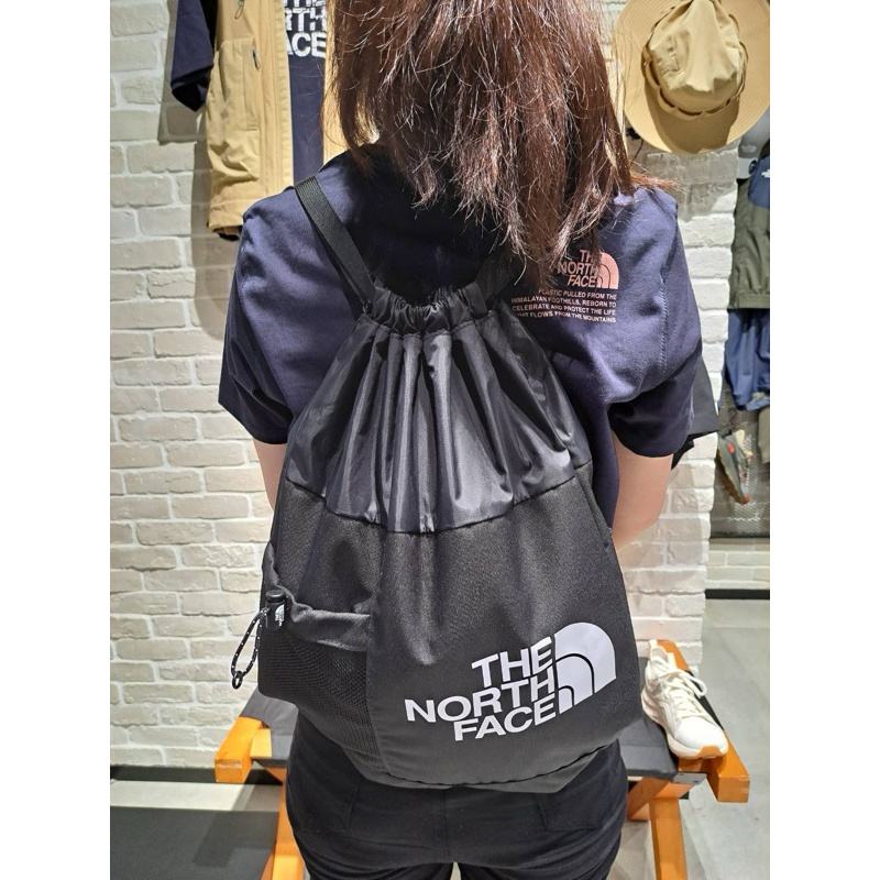 【The North Face】男女抽繩束口休閒後背包