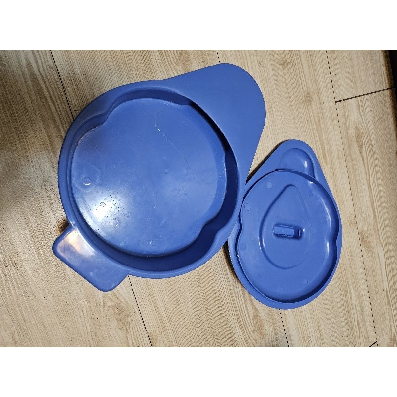 全新藍色塑膠股科便盆（低型）原價近200，台灣製造質感佳經久耐用，床上用非常方便39×24×6公分唯此一個唷