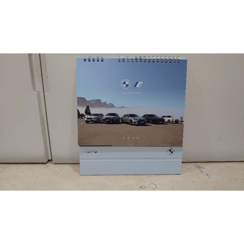 [全新] BMW 2024 CALENDAR 官方精裝日曆 台北依德 桌曆
