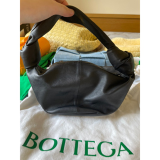 Bottega Veneta double knot leather mini bag Jodie 牛角包 水餃包