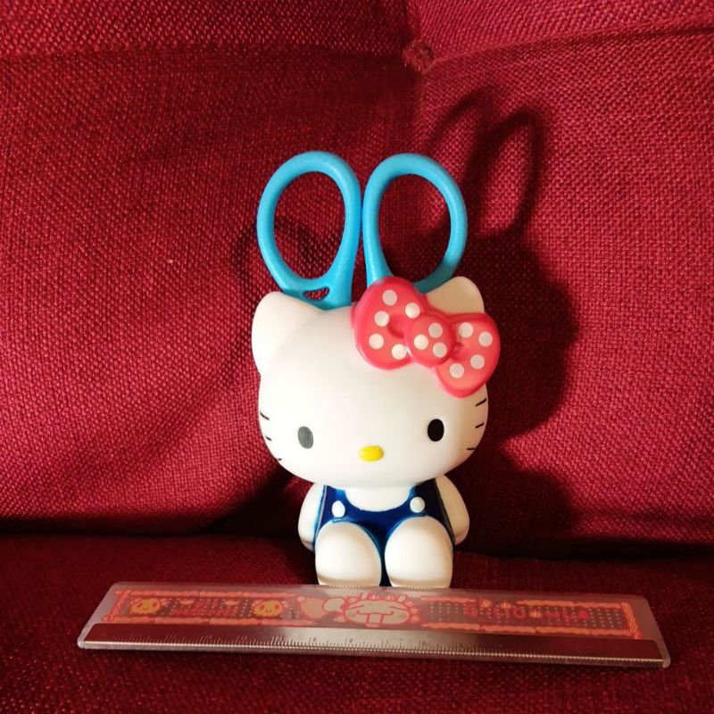 很大隻 三麗鷗Hello Kitty 2013年 日本帶回 全新的文具 剪刀 絕版珍藏