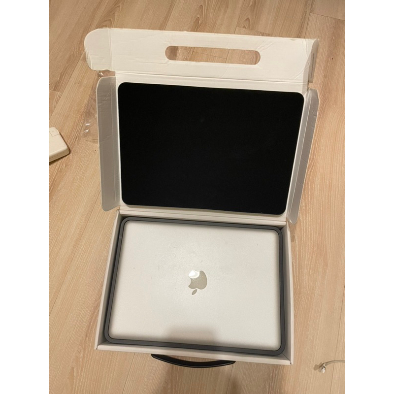 MacBook Pro 2013年 (材料機）