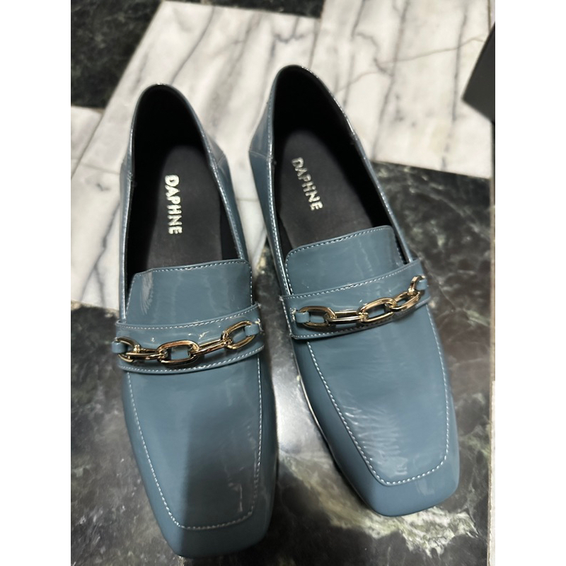 達芙妮藍灰色方頭金釦樂福鞋（可踩腳跟），尺寸23（36）