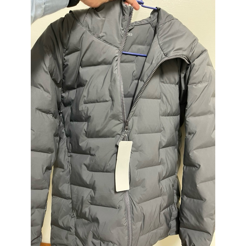 【uniqlo】PUFFTECH 輕暖科技連帽外套(日本購入) （全新品）（深灰色）（M）