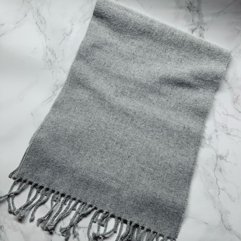 日本二手正品Vivienne Westwood灰色質感圍巾 Vivienne圍巾 vivienne配件 精品圍巾精品配件