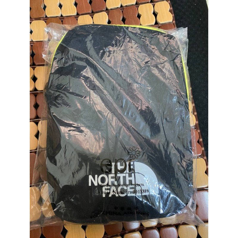 中華航空 2023年豪華經濟艙 The North Face 盥洗包 旅行包 全新