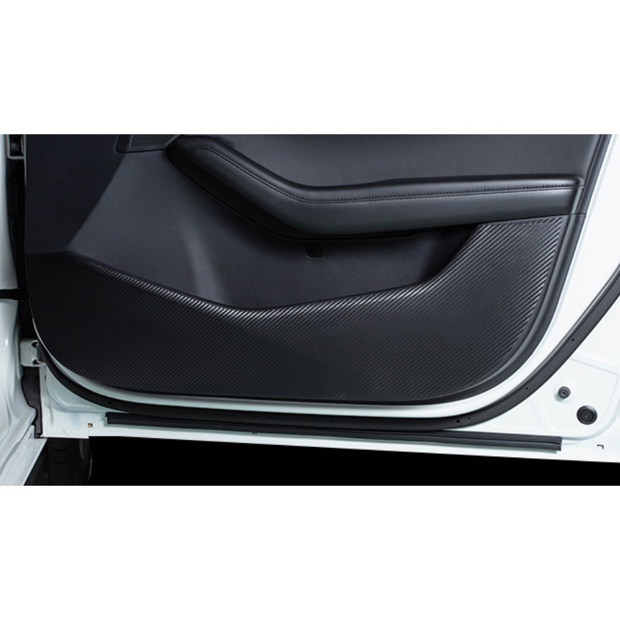 四代MAZDA3 車門防踼膜 碳纖紋貼膜(限4門車款)