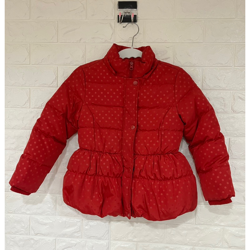 《新品上架》兒手9成9新（bossini）半高領/前面雙大口袋/大紅色搭點點設計/兒童保暖長袖羽絨外套。無帽子120公分