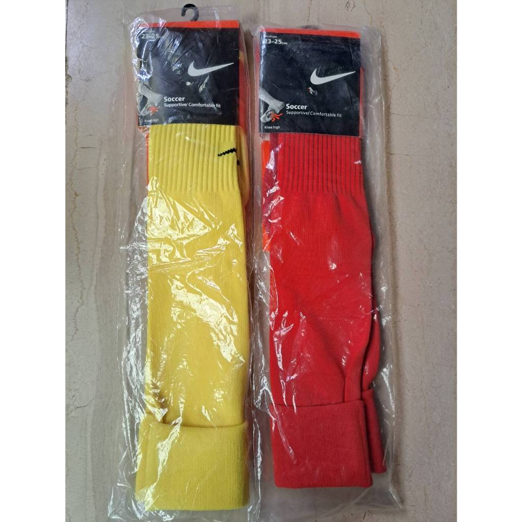 Nike紅黃色M號足球比賽高筒運動襪