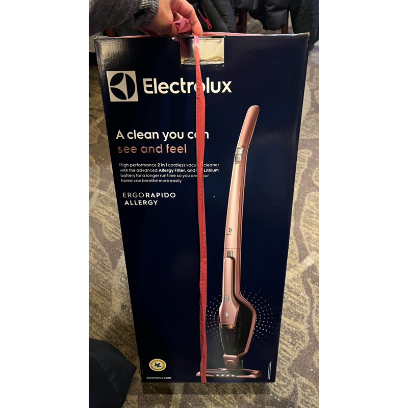 尾牙抽中 Electrolux 伊萊克斯 超完美管家吸塵器-HEPA進化版(夢幻粉紅ZB3314AK)