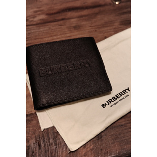 ［現貨］BURBERRY 經典品牌烙印LOGO小牛皮雙層8卡 短夾（黑）80785301
