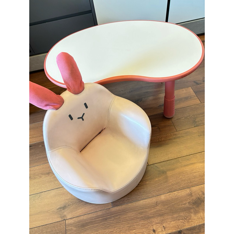 iloom ACO童話 - Bunny兔子寶貝小沙發 (媽咪抱抱椅)與豌豆桌套組粉色系