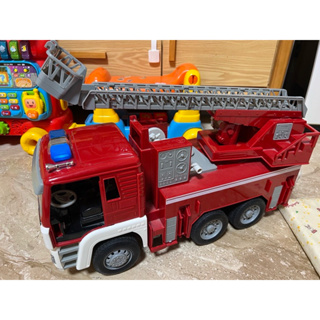 BATTAT 巨無霸消防車_Driven系列 fire truck
