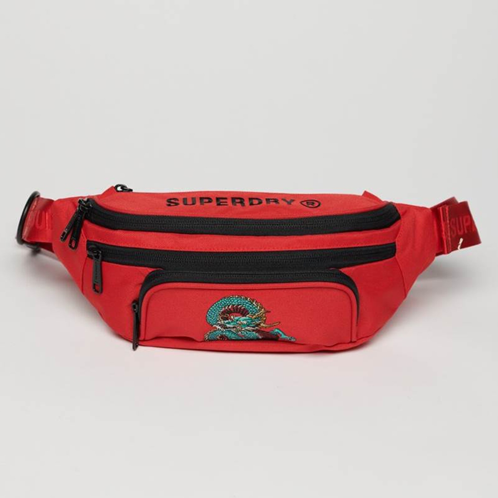 【SUPERDRY】 腰包 CNY Multi Bumbag 紅 龍年