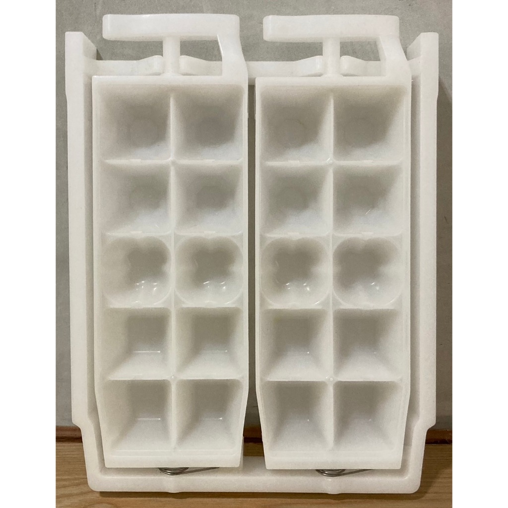 (二手製冰盒)近全新_國際牌_NR-C473HV_製冰盒_旋轉製冰盒_小格製冰盒_分格製冰盒_冰箱製冰盒 (20格)