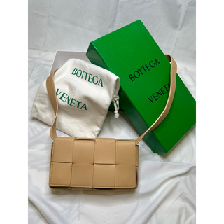 「先聊聊❤️」🧋二手9.8成新🧋Bottega veneta BV 寶緹嘉 cassette 8格 牛皮編織「奶茶」腰包