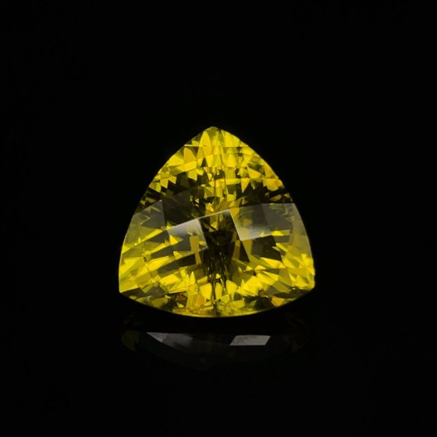 天然橄欖石(Peridot)裸石14.71ct [基隆克拉多色石]