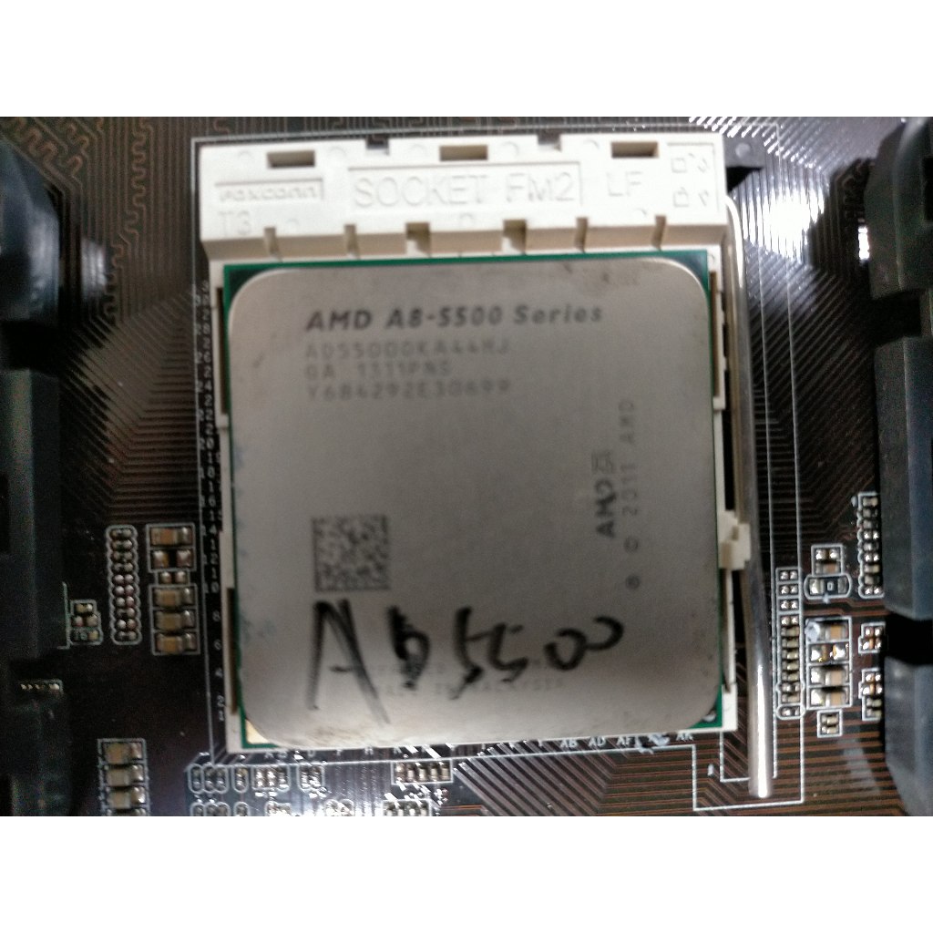C.AMD CPU-A8-5500 3.2GHz, 四核AD550BOKA44HJ 直購價120